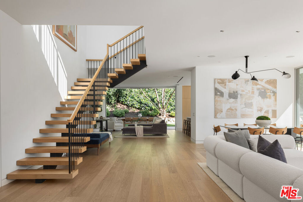 9011 Alto Cedro Drive