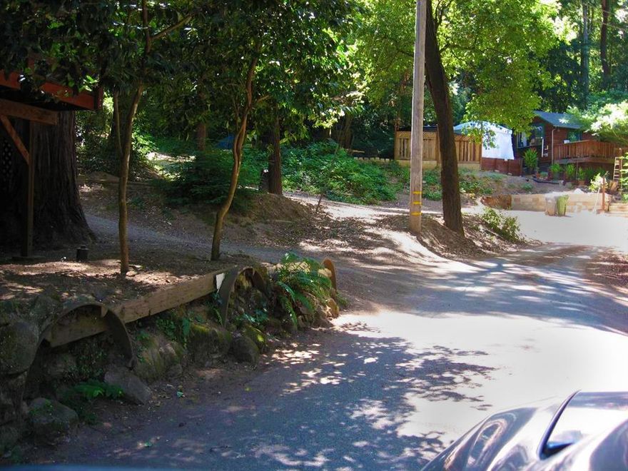 You can drive onto this one and the County will probably allow a 600 square foot storage shed. With minor grading, the present useable area will be greatly expanded.  Only five minutes to town, this can be your own private park, a garden, or a place for children to learn about nature. Raising small livestock for personal use is also a possibility.