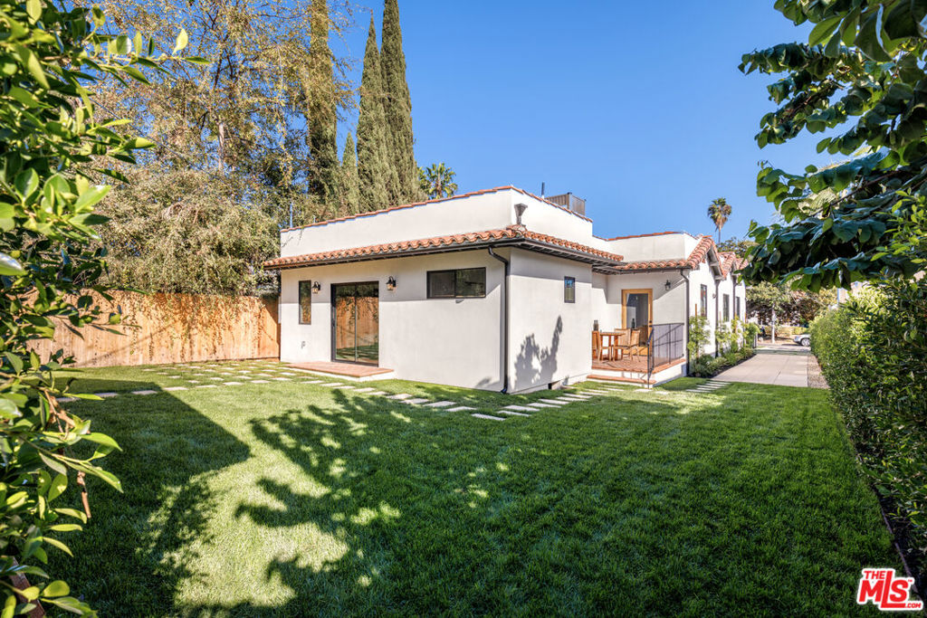 913 S Mullen Avenue