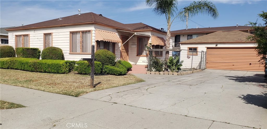 3 bedrooms 2 baths upgraded house in Montebello. Kitchen with newer Cabinets, quartz counter tops, and tile floors. Laminated wood floors in living room and bedrooms. Upgraded bathrooms with new tile floors and cabinets. Spacious bedrooms with mirrored closet doors. Newer central Air Conditioning and Heating. Long and wide driveway may accommodate multiple cars. Close to schools, shopping and transportation.
