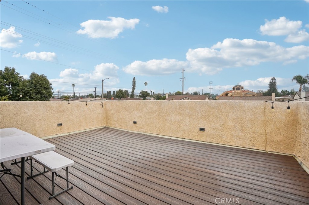 1069 N Darfield Avenue