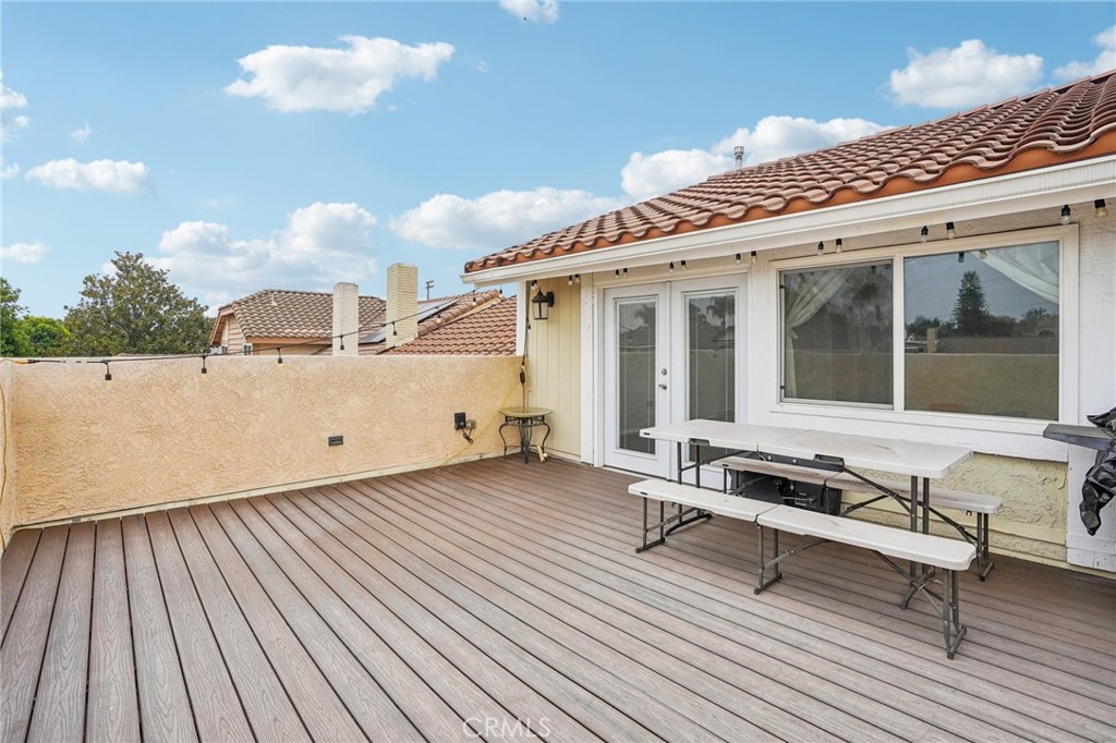 1069 N Darfield Avenue