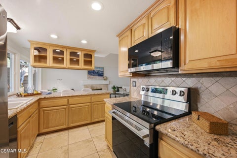 Tiny photo for 29407 Promontory Place, Agoura Hills, CA 91301 (MLS # 226004816)