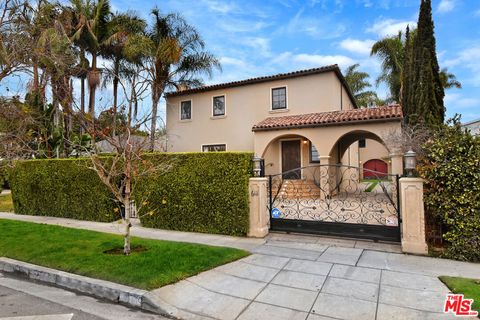 Photo of 6111 San Vicente Boulevard, Los Angeles, CA 90048 (MLS # 26651573)