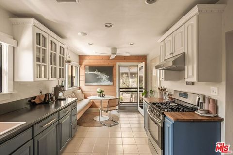 Photo of 1927 S Marvin Avenue, Los Angeles, CA 90016 (MLS # 26700893)