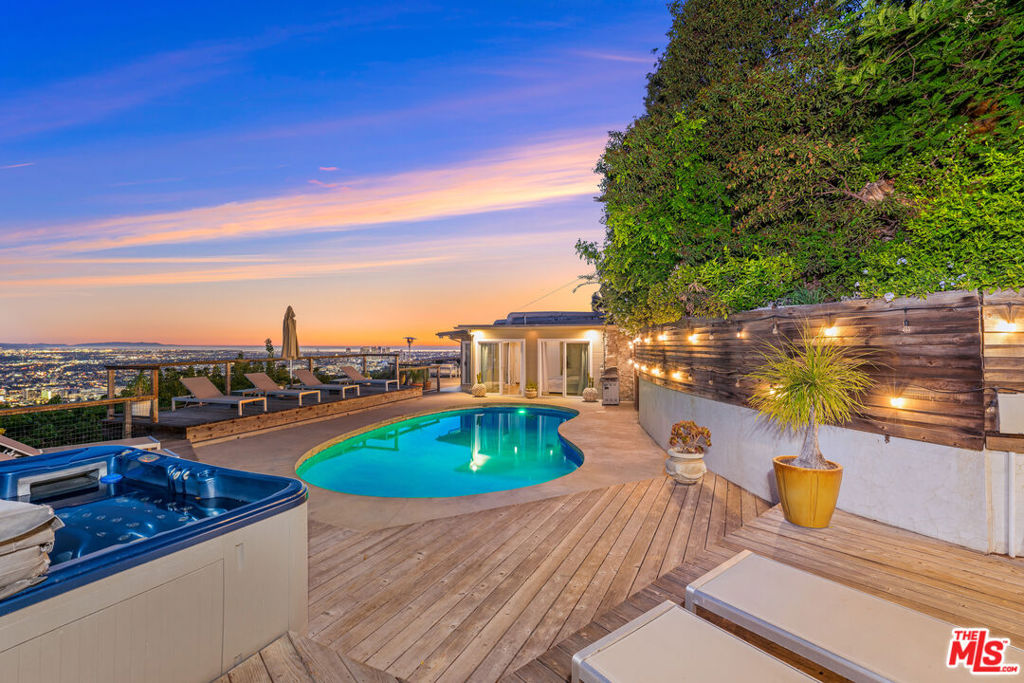 8494 Cole Crest Drive