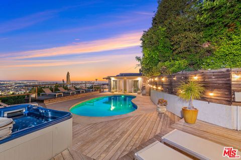 Photo of 8494 Cole Crest Drive, Los Angeles, CA 90046 (MLS # 26637029)