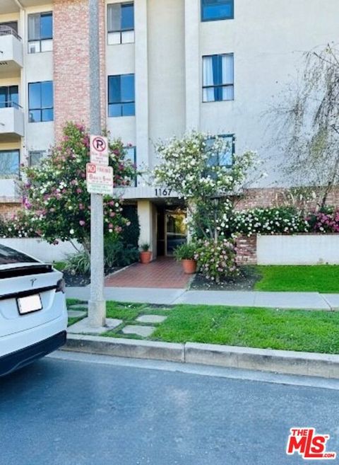 Photo of 1167 Roxbury Drive #203, Los Angeles, CA 90035 (MLS # 26638647)