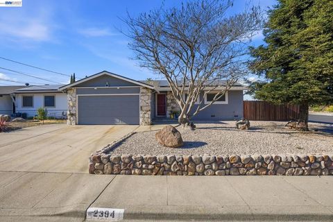 Photo of 2394 Saint George Dr Dr, Concord, CA 94520 (MLS # 41127629)