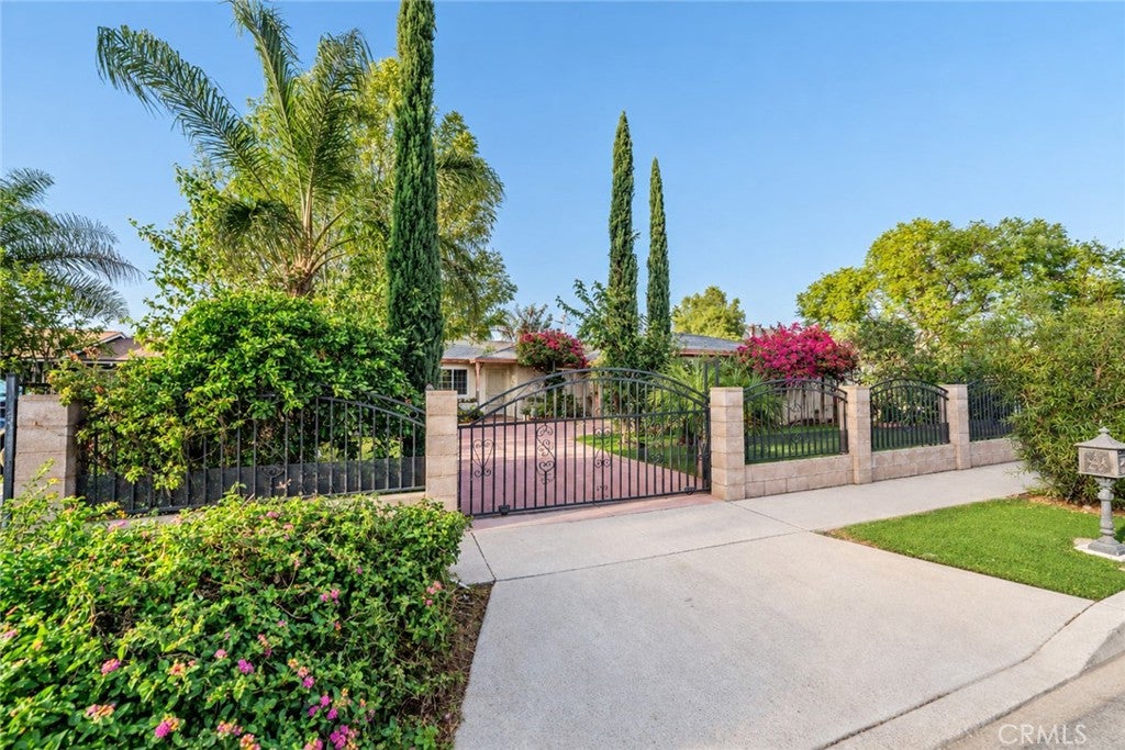 27150 Cypress