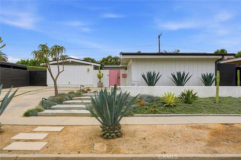 Photo of 3065 Stevely AVE, Long Beach, CA 90808 (MLS # PW26101865)