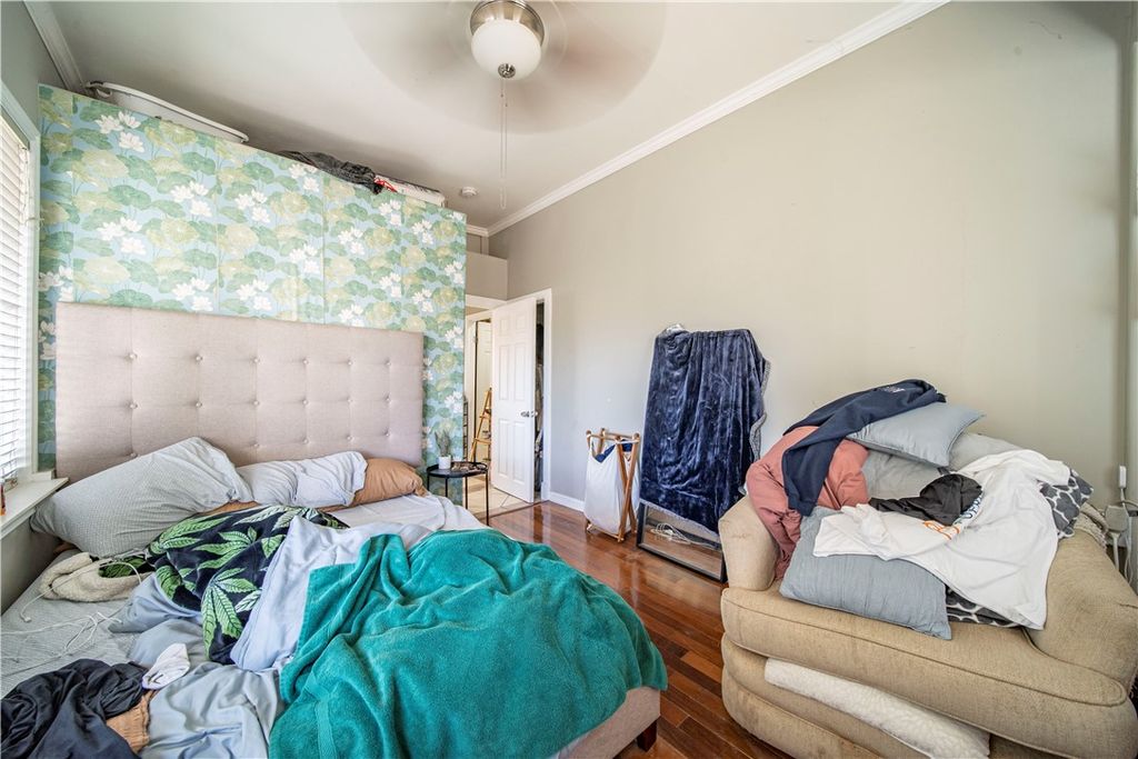 listing image 130726761552518203475
