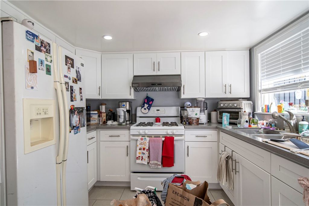 listing image 130721894307414023966