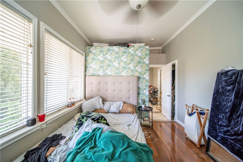 listing image 130722219173566297621