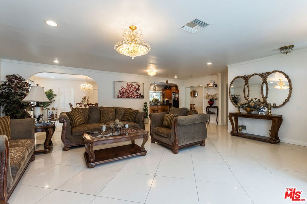 7511 Corbin Avenue, Los Angeles CA 91306