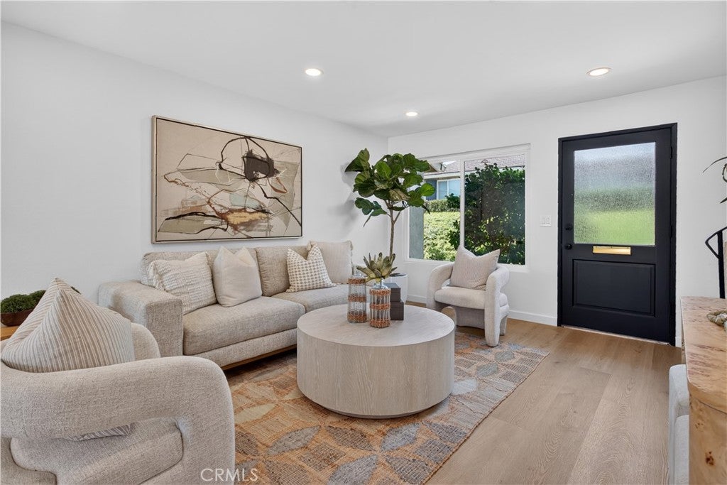 4588 Jamestown