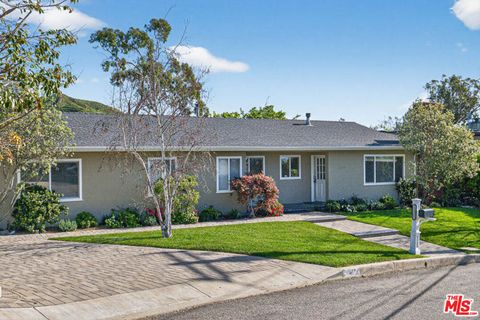 Photo of 1122 EL MEDIO Avenue, Pacific Palisades, CA 90272 (MLS # 26655191)