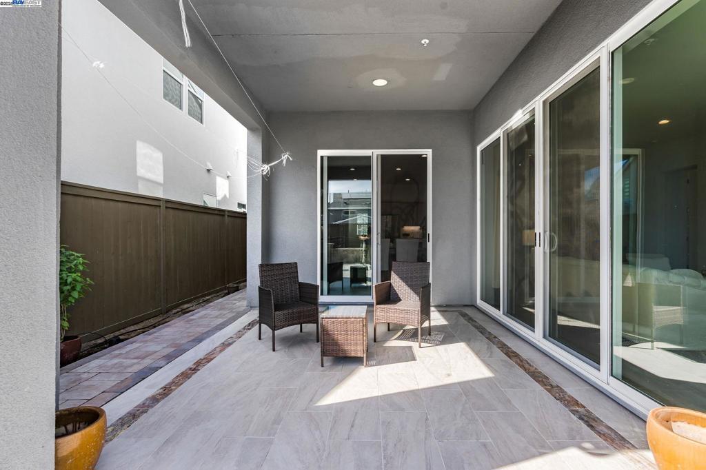 3229 Jake St