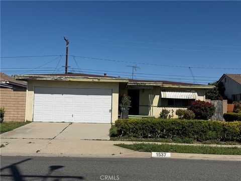 Photo of 1537 W 180th St, Gardena, CA 90248 (MLS # OC26049625)