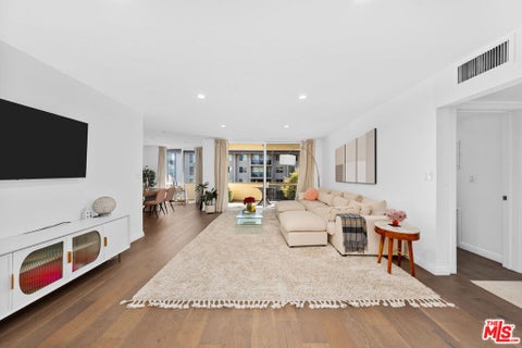 Photo of 11970 Montana Avenue #207, Los Angeles, CA 90049 (MLS # 26870539)