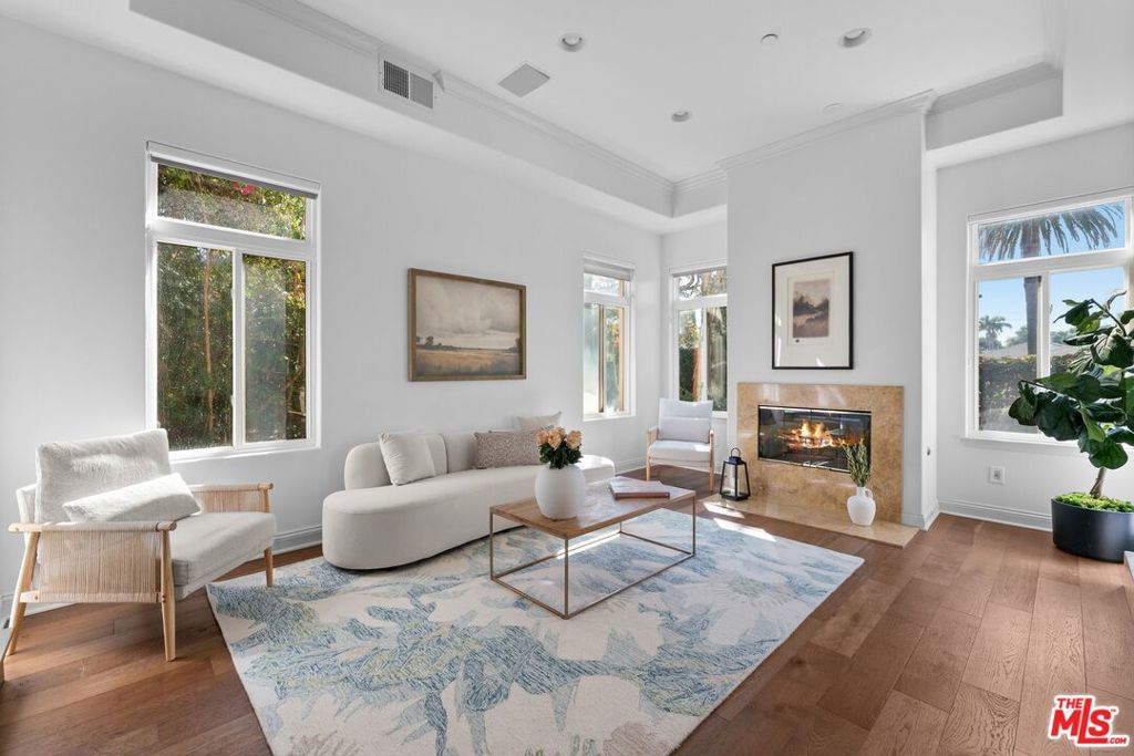 Photo of 11840 Rowles Court, Los Angeles, CA 90066 (MLS # 25609325)