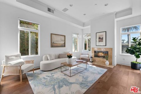 Photo of 11840 Rowles Court, Los Angeles, CA 90066 (MLS # 25609325)