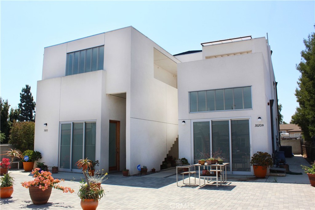 WOW! WOW! WOW! Are you looking for something centrally located to DTLA and the Greater Los Angeles area? Are you looking for a new construction dwelling with modern amenities where you can come home to relax, and still go out on the town because you live super close to DTLA, Dodger Stadium, Crypto Arena, Pasadena, and everything which makes living in Los Angeles the place to be? This is the place for you! Be the first to rent this spacious, modern deco duplex, with secure parking, and surrounded by many local businesses and a vibrant beautiful residential neighborhood. Be the first to call this place home.