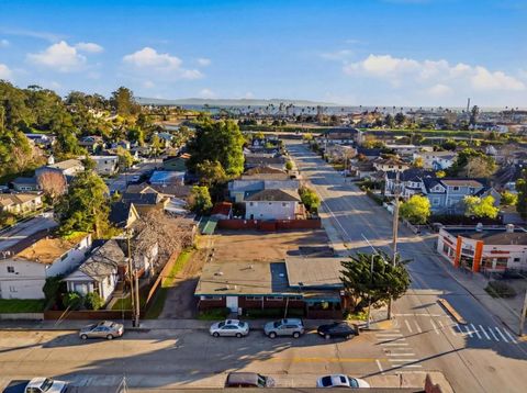 Photo of 236 Ocean Street, Santa Cruz, CA 95060 (MLS # ML82034282)