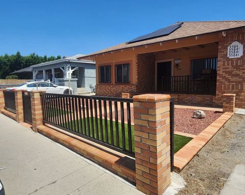 Photo of 3582 S Budlong Avenue, Los Angeles, CA 90007 (MLS # 26848593)