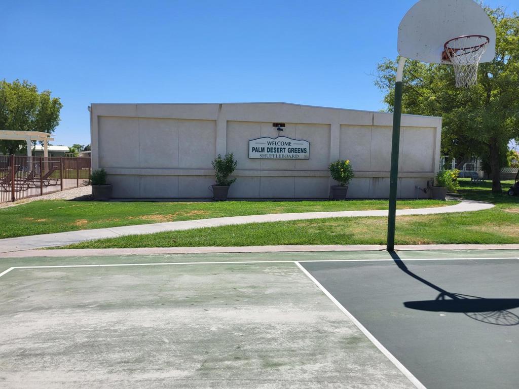 Palm Desert Greens - Manufactured In Park