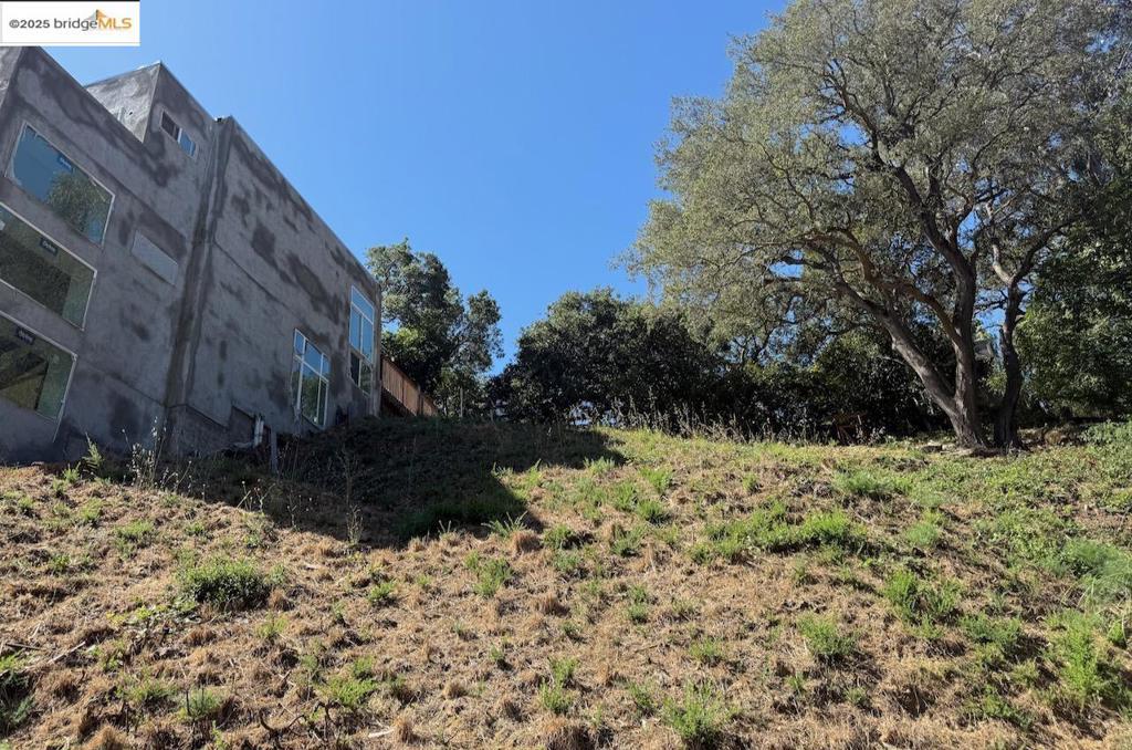 Discover the exceptional potential of 0 Sheridan Road, located in the vibrant Upper Rockridge neighborhood. This expansive 12,019-square-foot vacant lot presents a unique opportunity to design and build your dream home, all while enjoying breathtaking valley views as your everyday backdrop. The property can be divided into 2 lots and is zoned for RD-1, S9, offering flexibility for development. Seize this rare chance to own a piece of Oakland that combines stunning vistas with limitless possibilities. Your vision for an ideal home begins here. This lot located across 170 Sheridan Rd house. The most recent sell is 171 Sheridan rd sold for $2,800,000!