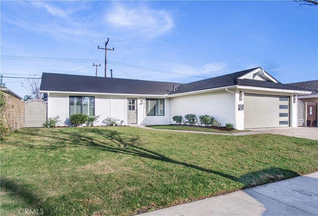 Photo of 19652 Trident Ln, Huntington Beach, CA 92646 (MLS # SR26053595)