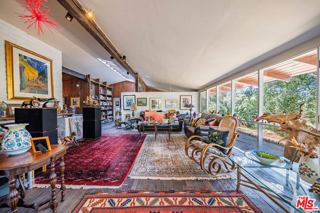 Photo of 2509 Roscomare Road, Los Angeles, CA 90077 (MLS # 26867781)