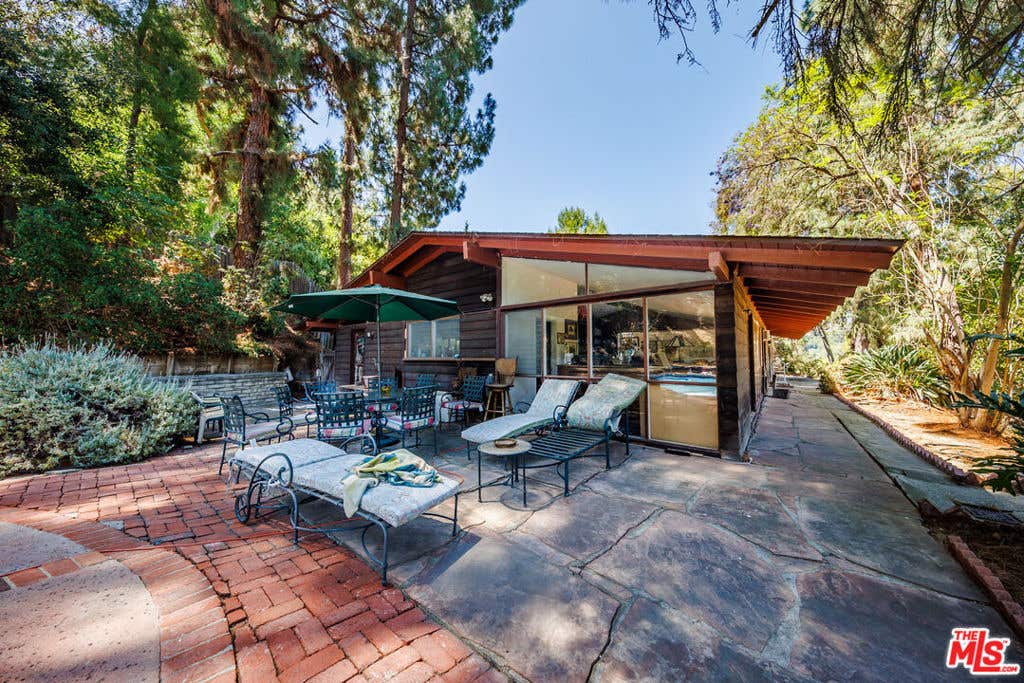 Photo of 2509 Roscomare Road, Los Angeles, CA 90077 (MLS # 26867781)