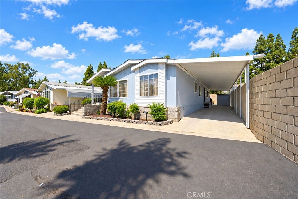 840 E Foothill 205