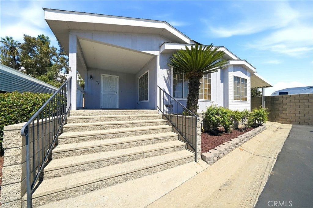 840 E Foothill 205