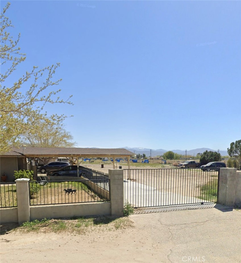 9752 E Avenue Q6