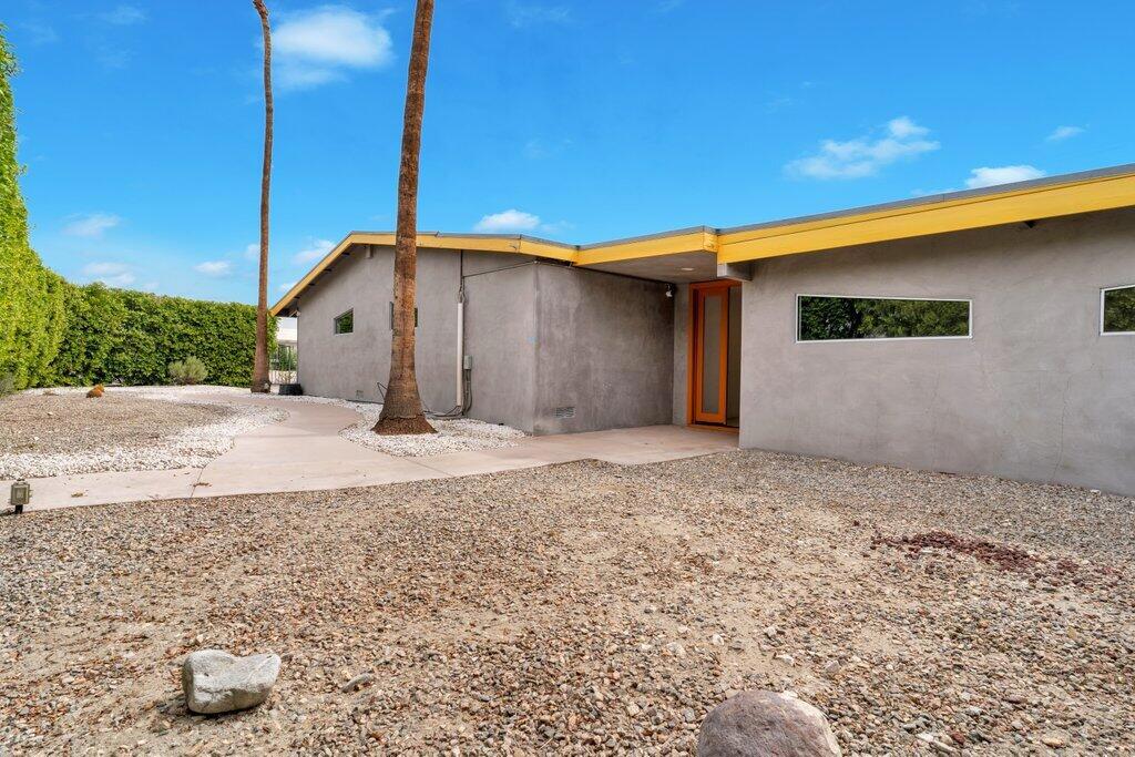 2111 E Wayne Road