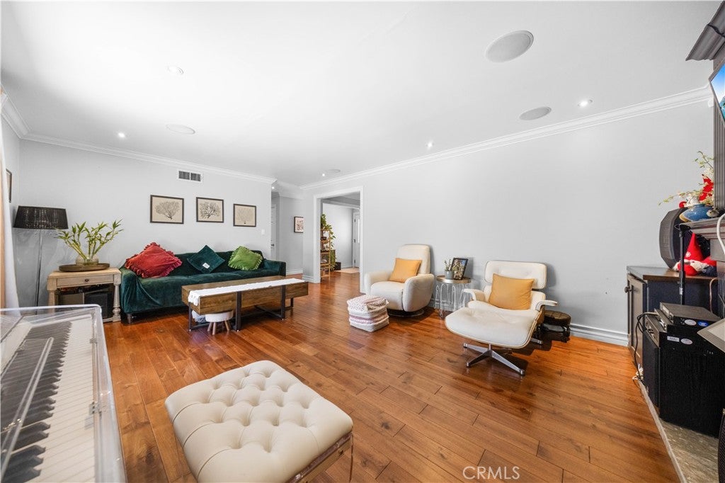 125 W Ronwood Street