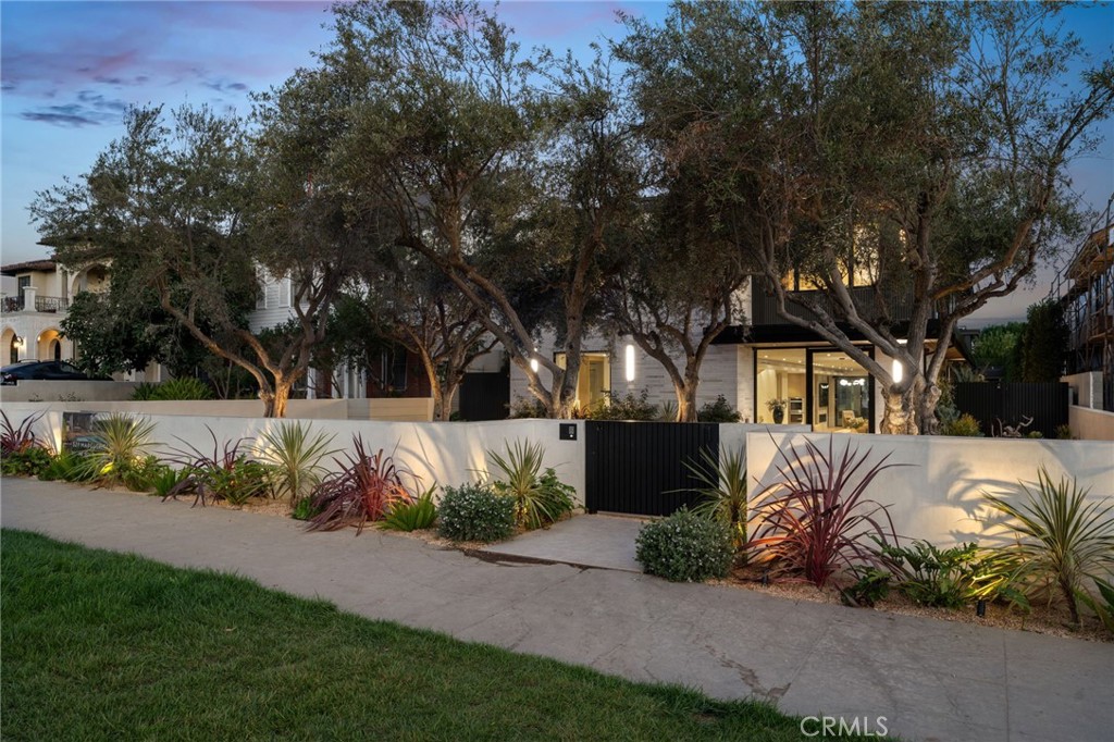 528 Marguerita Avenue