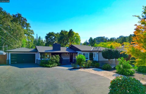 Photo of 118 GLEN CT CT, Walnut Creek, CA 94595 (MLS # 41149370)