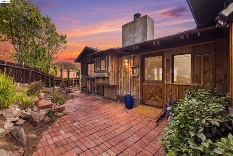 Photo of 1076 Grizzly Peak Blvd, Berkeley, CA 94708 (MLS # 41152292)