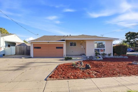 Photo of 4672 Cerritos Avenue, Fremont, CA 94536 (MLS # ML82036760)