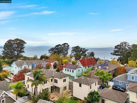 Photo of 1018 Promenade St St, Hercules, CA 94547 (MLS # 41132178)