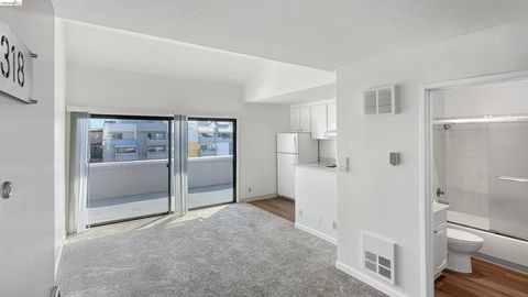 Photo of 5 Embarcadero W #318, Oakland, CA 94607 (MLS # 41128462)