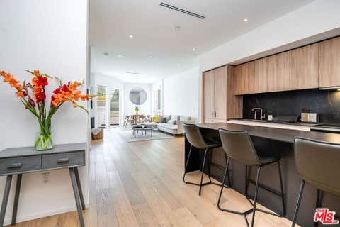 Photo of 1030 N Kings Road #403, West Hollywood, CA 90069 (MLS # 26868501)