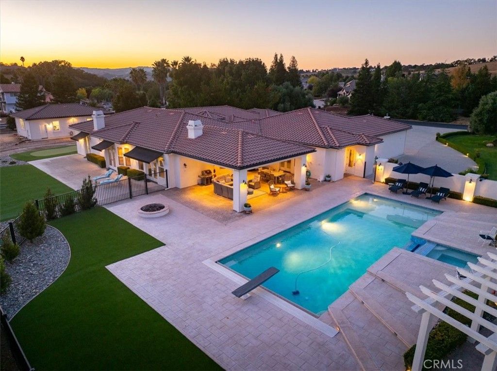 Photo of 2015 Calle Pattitio, Templeton, CA 93465 (MLS # NS25219441)