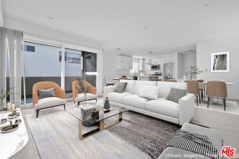 Photo of 848 18th Street #3, Santa Monica, CA 90403 (MLS # 26830883)
