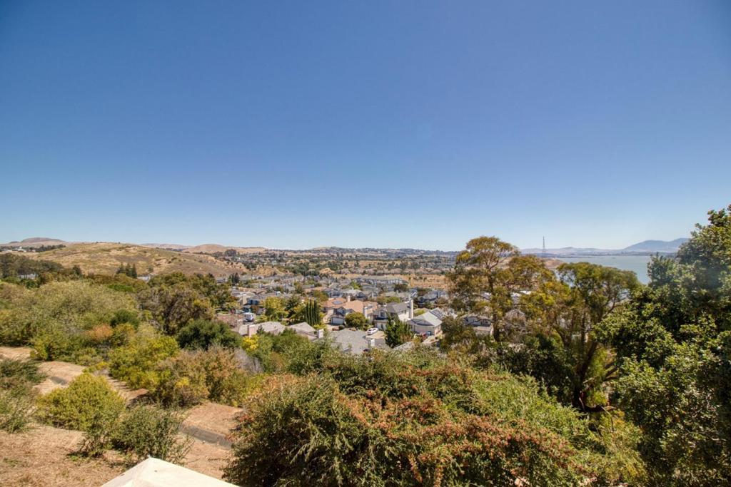 1201 Glen Cove Parkway 1816