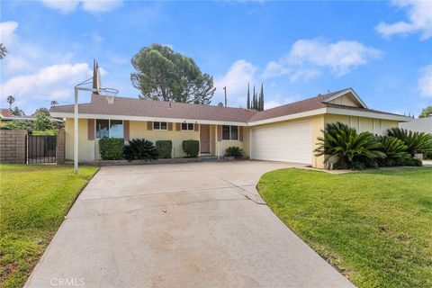 Photo of 1239 Fulbright Avenue, Redlands, CA 92373 (MLS # IG25225146) Photo of 1239 Fulbright Avenue, Redlands, CA 92373 (MLS # IG25225146)